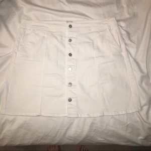 White denim skirt